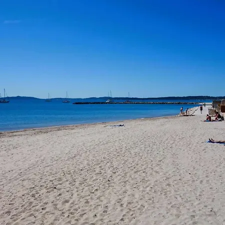 Hyedhi Pour 4 Personnes Avec Vue Sur Le Port D'hyeres Apartment Hyeres
