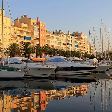 Hyedhi Pour 4 Personnes Avec Vue Sur Le Port D'hyeres * Hyeres